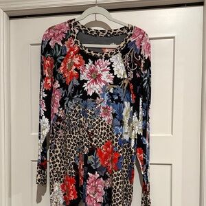 Johnny Was bamboo colorful tee!